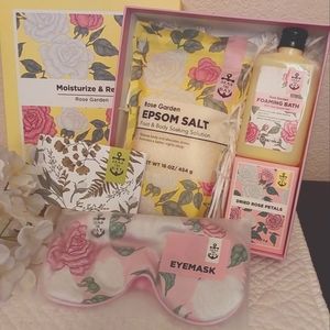 🌺 NIB Body & Earth Seas the Day "Rose Garden" Boxed Gift Set